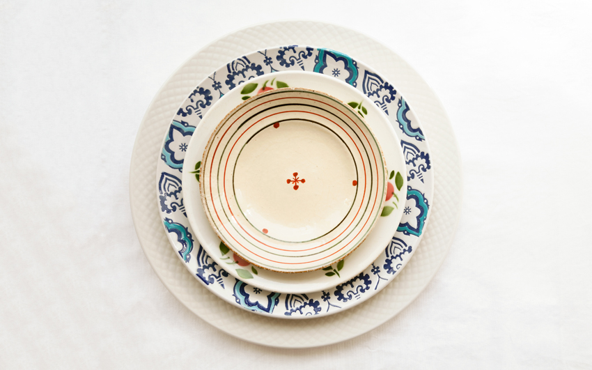 A Feast for the Eyes: Mismatched Dishware for the Holidays